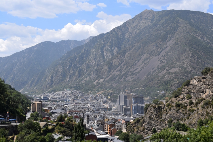 Una vista de la vall central del país.